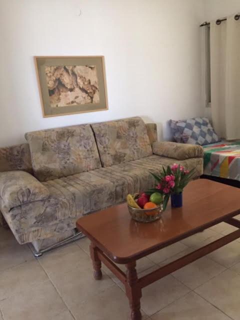 הבית של דרורי Neve Zohar Exterior photo
