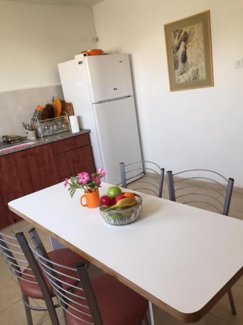 הבית של דרורי Neve Zohar Exterior photo